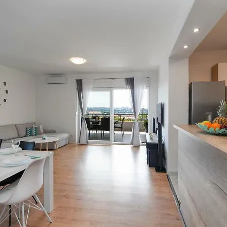 New Luxury Apartman Salona